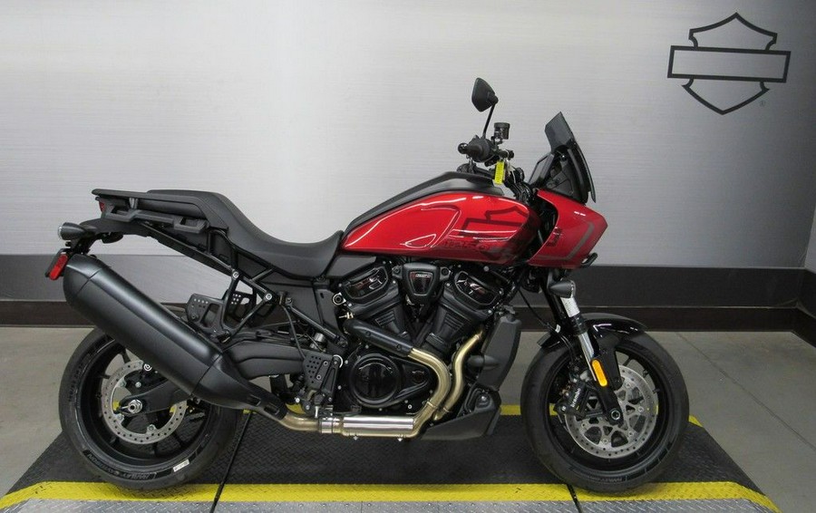 2025 Harley-Davidson® RA1250ST - Pan America® 1250 ST
