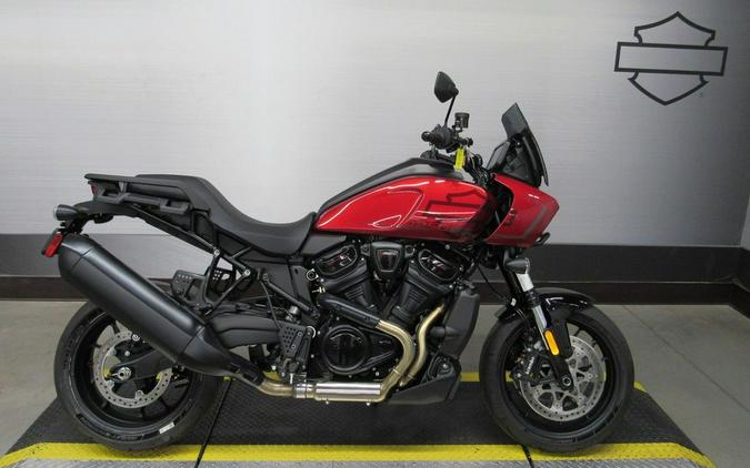 2025 Harley-Davidson® RA1250ST - Pan America® 1250 ST