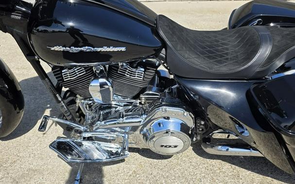 2015 Harley-Davidson FLHTCU Electra Glide Ultra Classic