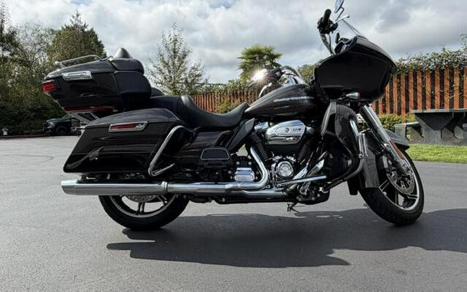 2020 Harley-Davidson Road Glide Limited – Black Option River Rock Gray