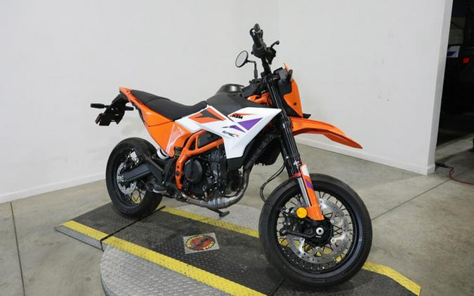 2025 KTM SMC 390 R