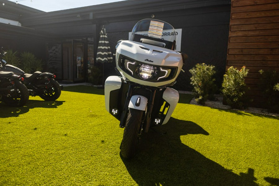 2025 Indian PURSUIT DARK HORSE