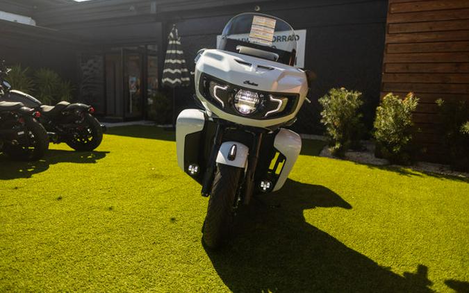 2025 Indian PURSUIT DARK HORSE