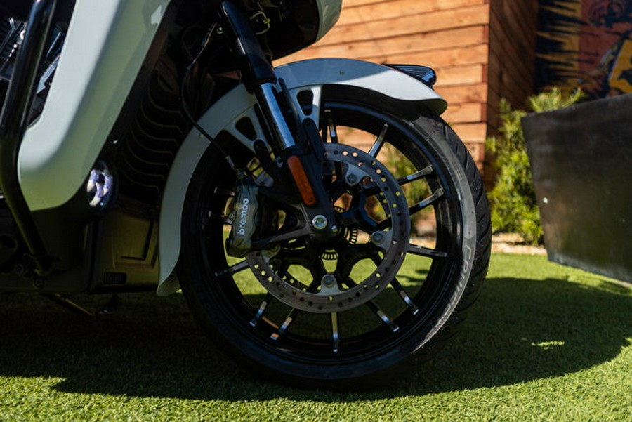 2025 Indian PURSUIT DARK HORSE