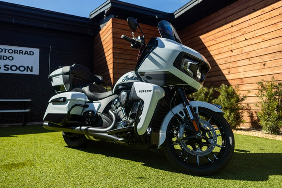 2025 Indian PURSUIT DARK HORSE