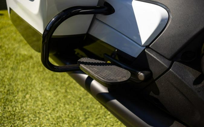 2025 Indian PURSUIT DARK HORSE