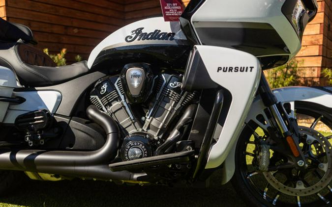 2025 Indian PURSUIT DARK HORSE