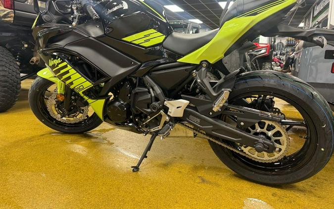 2026 Kawasaki Ninja® 500 ABS