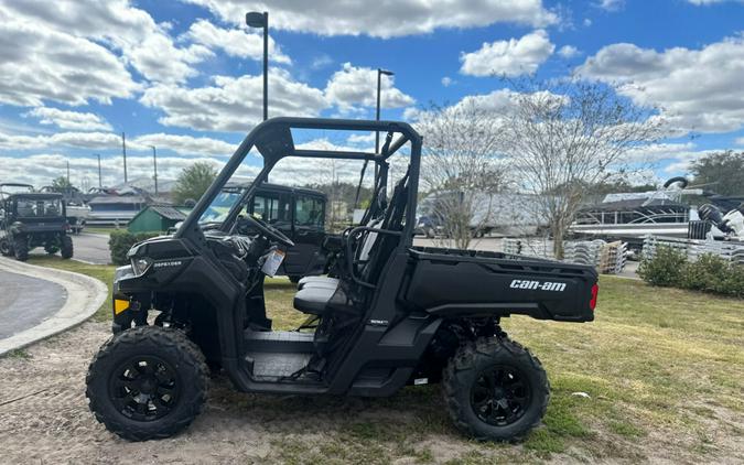 2024 Can-Am® Defender DPS HD9 Timeless Black