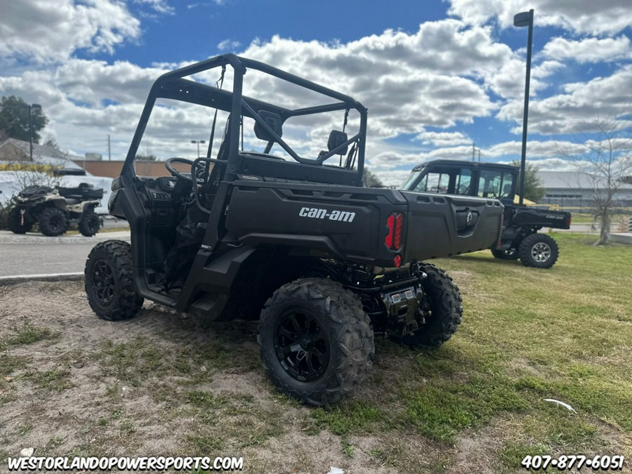 2024 Can-Am® Defender DPS HD9 Timeless Black