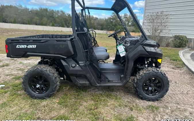 2024 Can-Am® Defender DPS HD9 Timeless Black