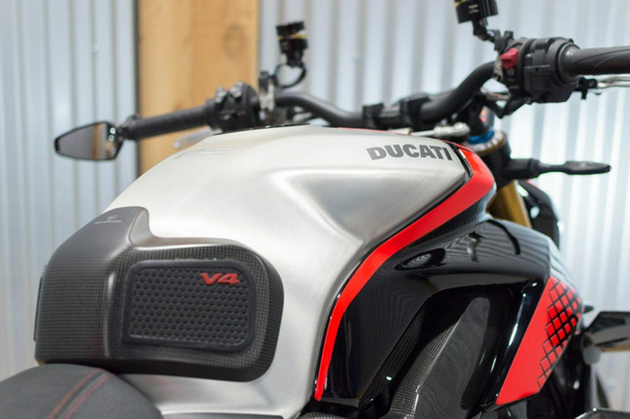 2022 Ducati Streetfighter V4 STO