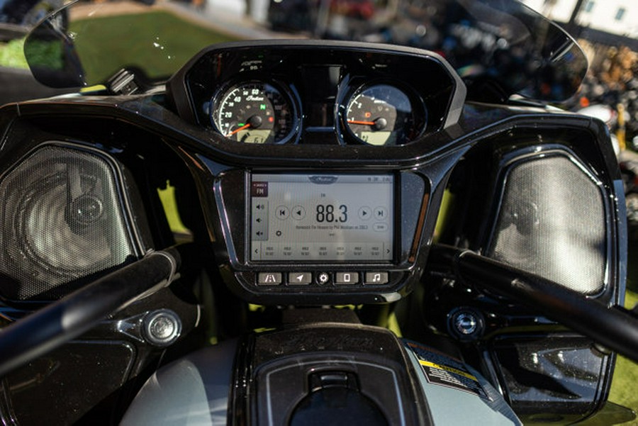 2025 Indian CHALLENGER DARK HORSE