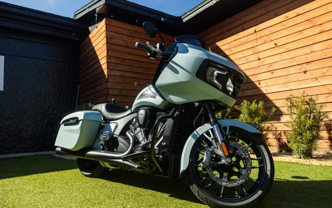 2025 Indian CHALLENGER DARK HORSE