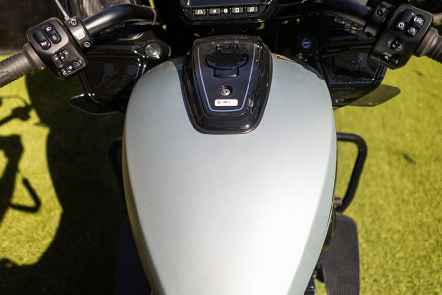 2025 Indian CHALLENGER DARK HORSE