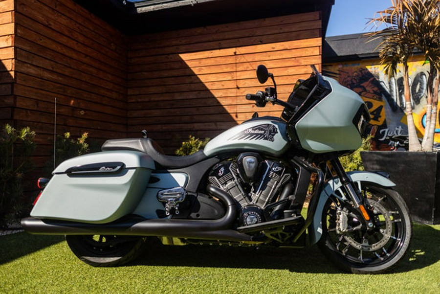 2025 Indian CHALLENGER DARK HORSE