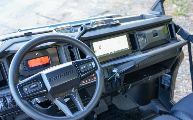2026 Can-Am® Defender XT HD11 With 10.25 in.display