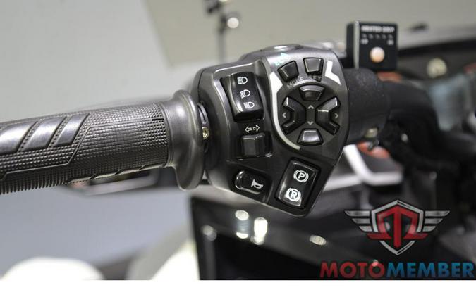 2016 Can-Am SPYDER F3-T MANUAL