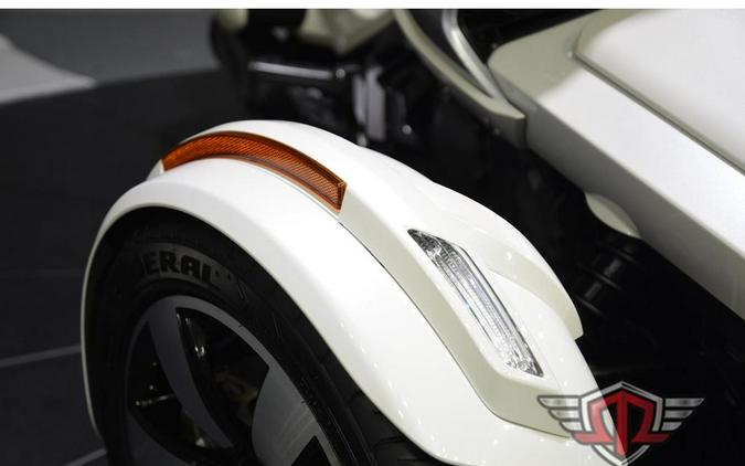 2016 Can-Am SPYDER F3-T MANUAL
