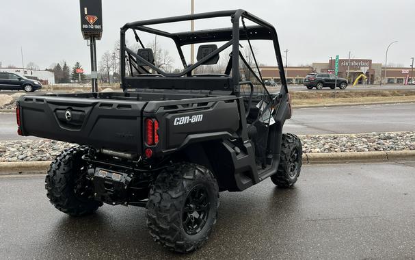 2024 Can-Am™ Defender DPS HD9