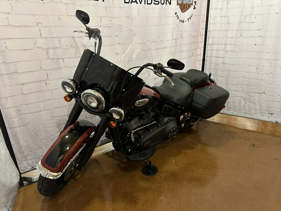 2024 Harley-Davidson Heritage Classic FLHCS Red Rock / Vivid Black – Black Finish