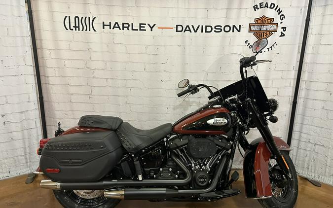 2024 Harley-Davidson Heritage Classic FLHCS Red Rock / Vivid Black – Black Finish