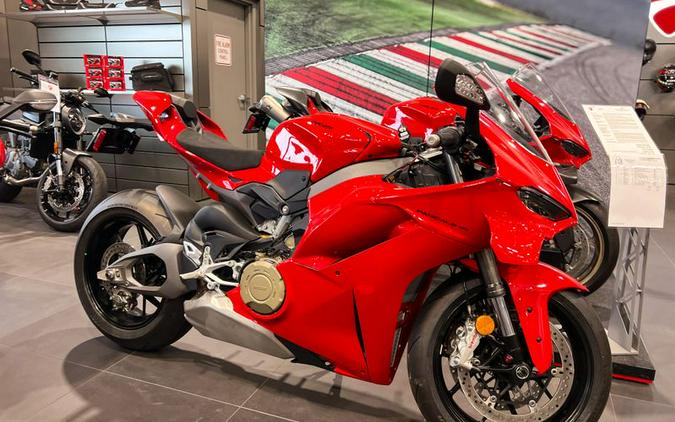 New 2025 Ducati Panigale V4
