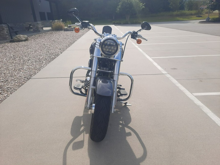 2016 Harley-Davidson® Fat Boy® Charcoal Pearl
