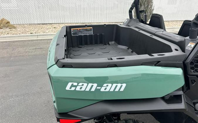 2026 Can-Am® SSV COM DPS 60 700 GN 26 DPS 700