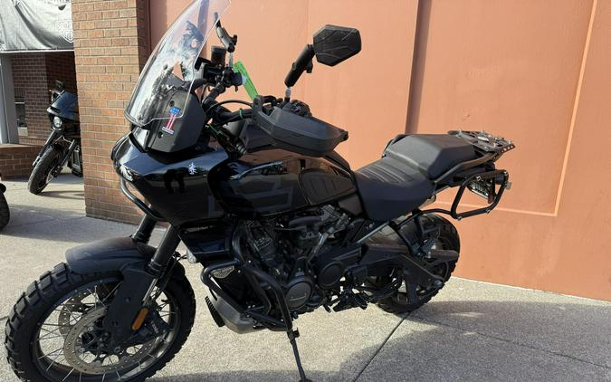 Harley-Davidson® Pan America™ 1250 Special Vivid Black