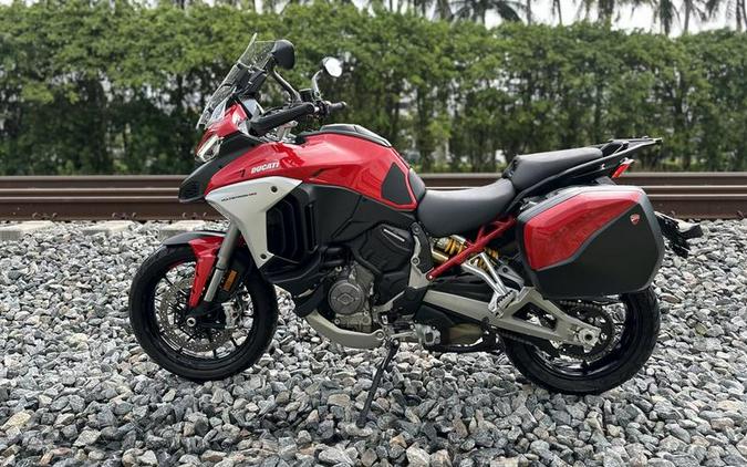 2022 Ducati Multistrada V4S Ducati Red / Spoked Wheels