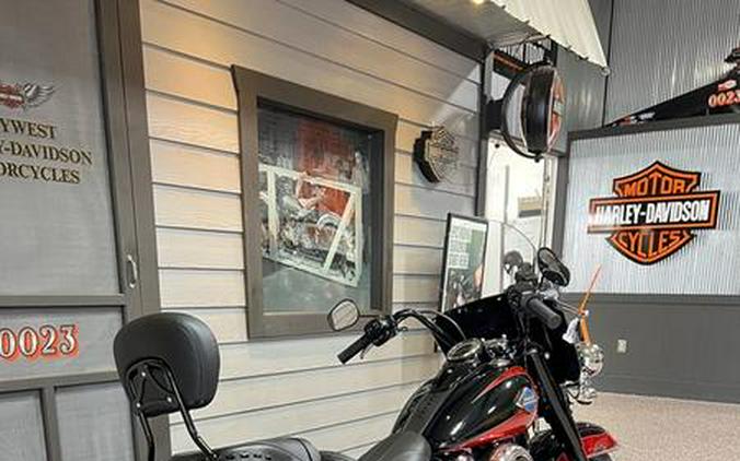 2025 Harley-Davidson® FLHC - Heritage Classic