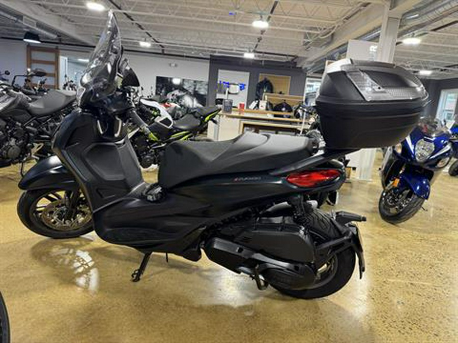 2024 Piaggio BV 400 Deep Black