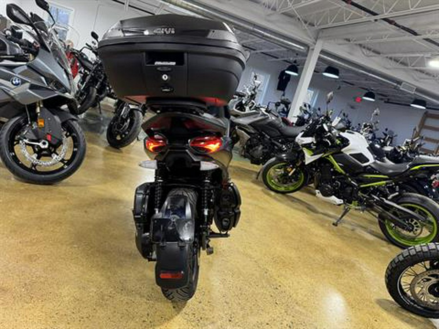 2024 Piaggio BV 400 Deep Black