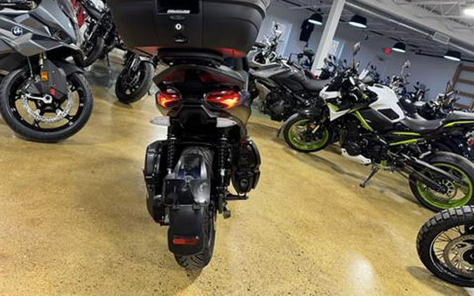 2024 Piaggio BV 400 Deep Black