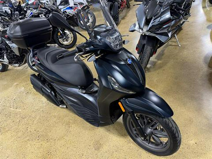2024 Piaggio BV 400 Deep Black
