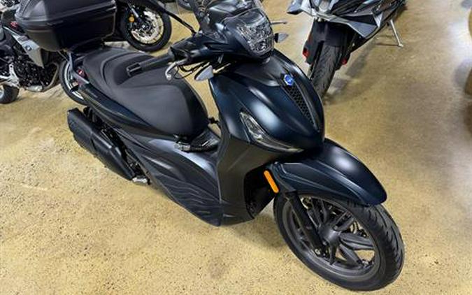 2024 Piaggio BV 400 Deep Black