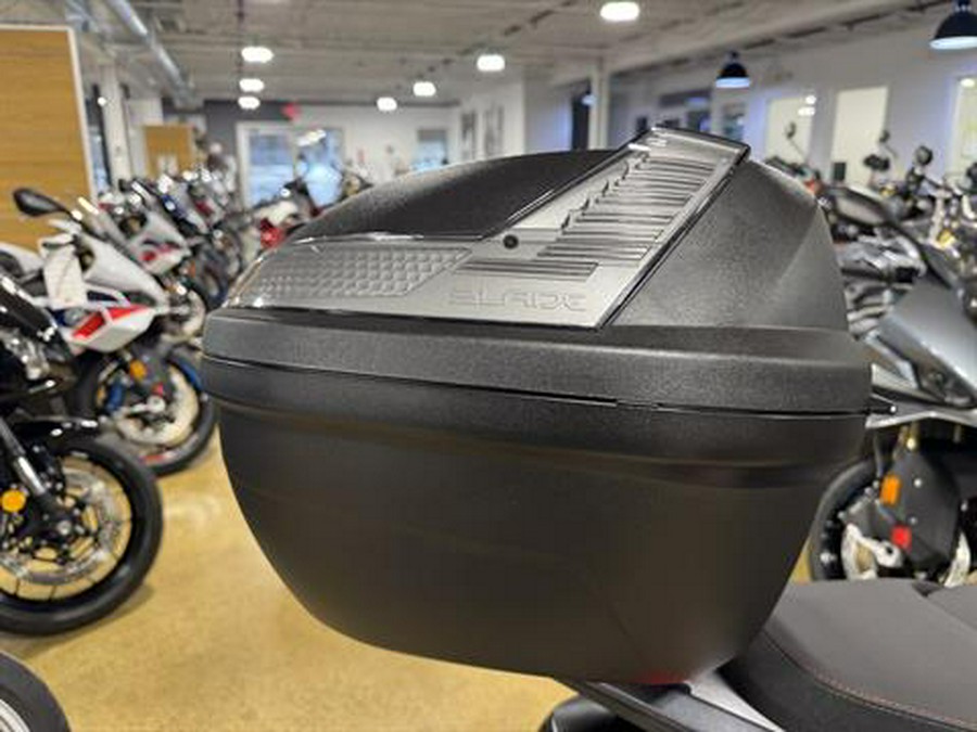 2024 Piaggio BV 400 Deep Black