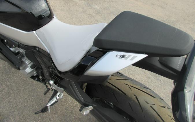 2025 CFMOTO 675SS