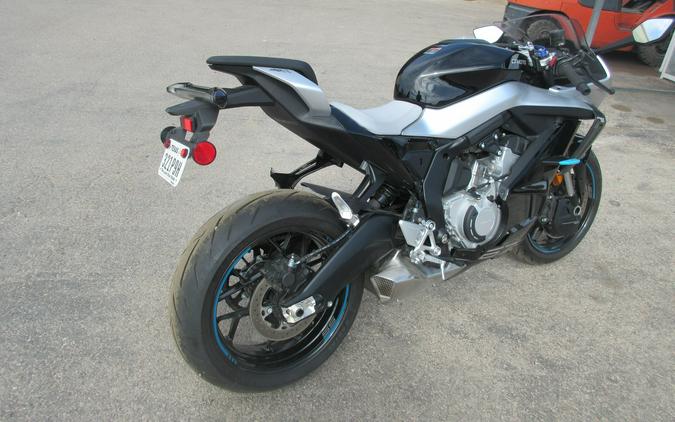 2025 CFMOTO 675SS