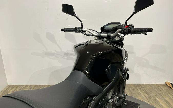 2016 Yamaha Motor Corp., USA FZ-09