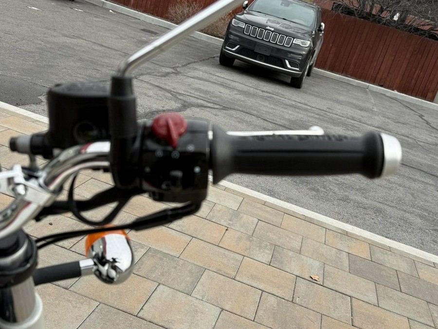 2024 Royal Enfield INT650 Black Pearl