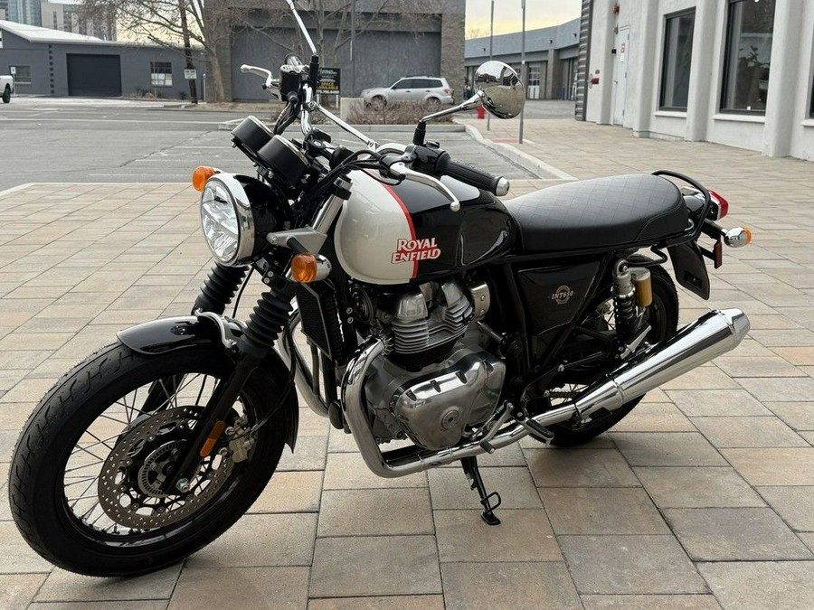 2024 Royal Enfield INT650 Black Pearl