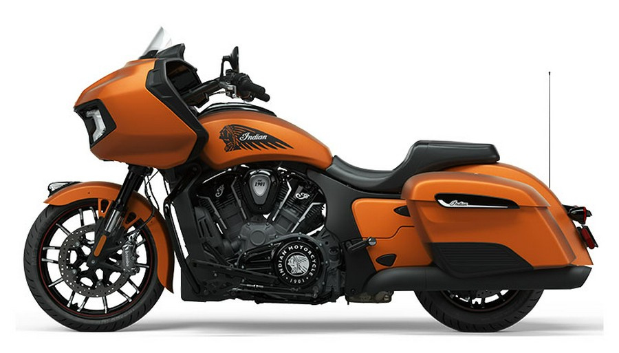 2022 Indian Motorcycle Challenger® Dark Horse® Icon