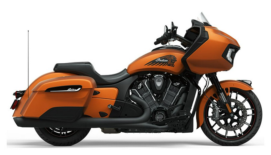 2022 Indian Motorcycle Challenger® Dark Horse® Icon