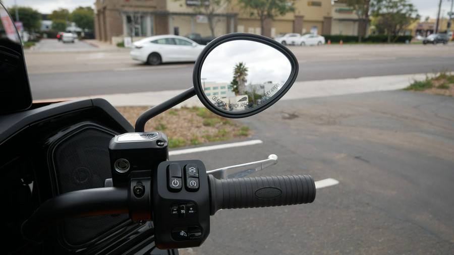 2022 Indian Motorcycle Challenger® Dark Horse® Icon