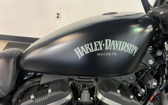 2015 Harley-Davidson Iron 883 Black Denim XL883N