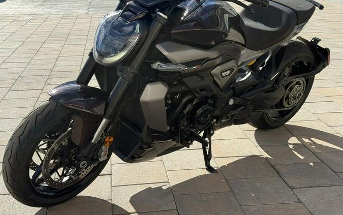 2026 Ducati XDiavel V4 Black Lava