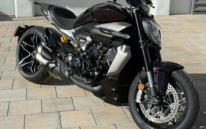 2026 Ducati XDiavel V4 Black Lava