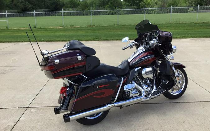 2013 FLHTCUSE8 CVO™ Ultra Classic® Electra Glide®